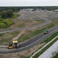 Ile kosztuje wybudowanie toru wyścigowego? Odkryj ukryte wydatki!