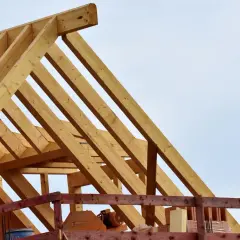 Ile m3 więźby na dach 200m2 - uniknij kosztownych błędów w obliczeniach