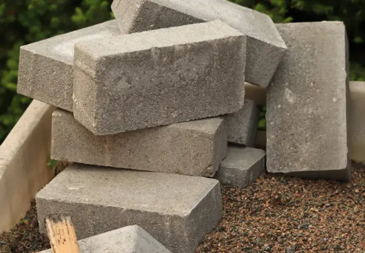 Jakie podłoże pod kostkę brukową? Klucz do trwałej i solidnej nawierzchni