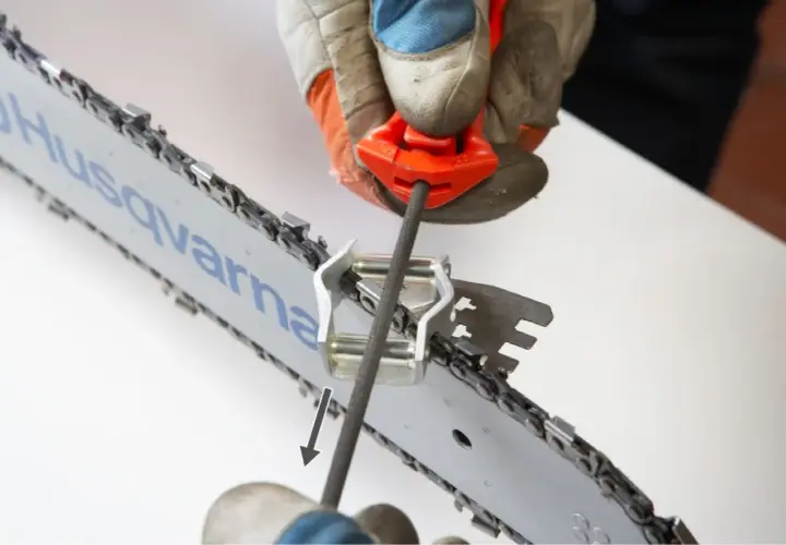 Jak prawidłowo ostrzyć łańcuch pilarki Husqvarna – optymalny kąt i porady
