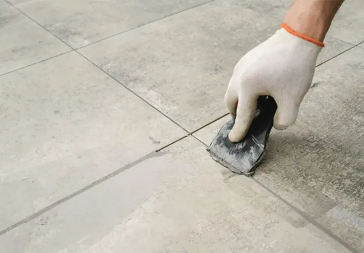 Jak skutecznie usunąć fugę epoksydową z płytek ceramicznych?