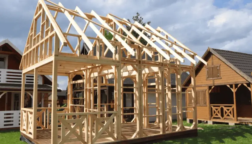 Ile naprawdę kosztuje budowa domku letniskowego 35m²? Sprawdź, jak uniknąć ukrytych kosztów!