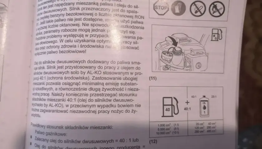 Jaka mieszanka do kosy spalinowej? Zalecany olej do silników dwusuwowych to 40:1. Inne oleje to 25:1.