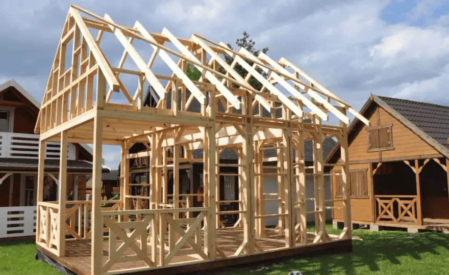Ile naprawdę kosztuje budowa domku letniskowego 35m²? Sprawdź, jak uniknąć ukrytych kosztów!