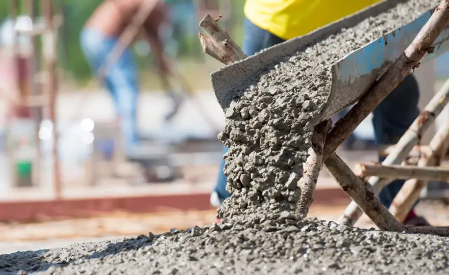 Ile cementu na m3 podsypki pod kostkę? Kluczowe proporcje i wskazówki
