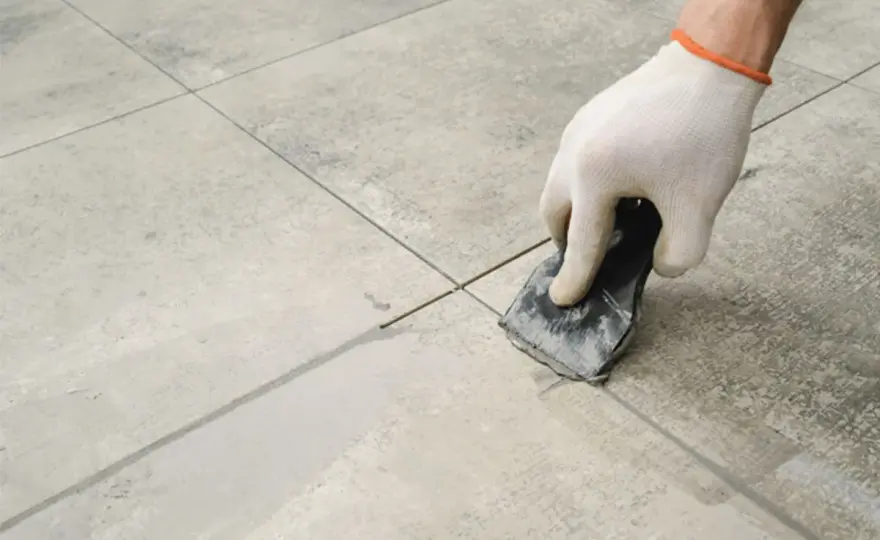 Jak skutecznie usunąć fugę epoksydową z płytek ceramicznych?